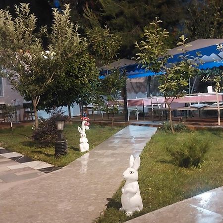 Vila Hyseni Durres Exterior photo