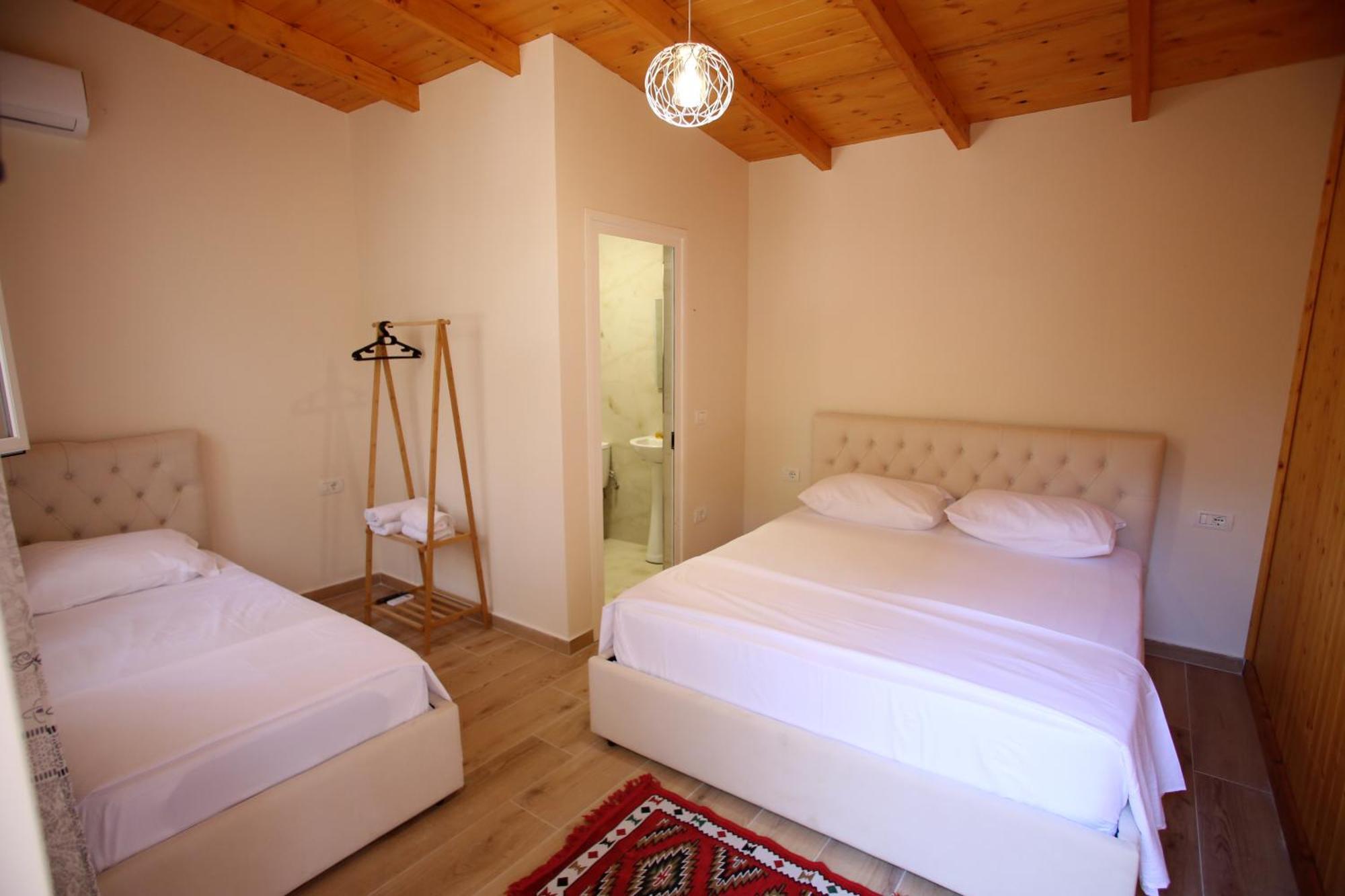 Vila Hyseni Durres Exterior photo